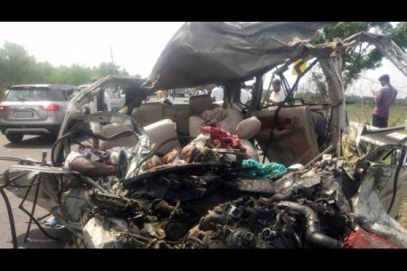 म्हैसूरमध्ये इनोव्हा-खासगी बस अपघातात 10 ठार