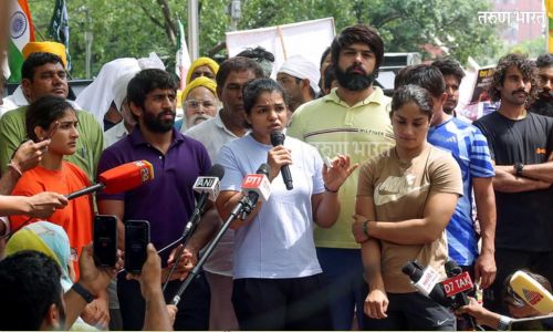 कुस्तीपटू आपल्या पदकांचे गंगेत करणार विसर्जन; पंतप्रधानांनी त्यांना सन्मानाने बोलवल्याचे दुख