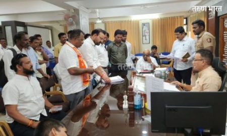 रस्ते कामात भ्रष्टाचार करणाऱ्या अधिकाऱ्याला बडतर्फ करा; मनसेचे जिल्हा परिषद सीईओंना निवेदन