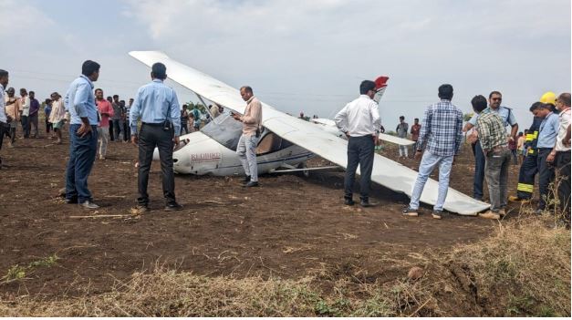 बेळगावनजीक एअरक्राफ्टचे शेतात इमर्जन्सी लॅन्डींग