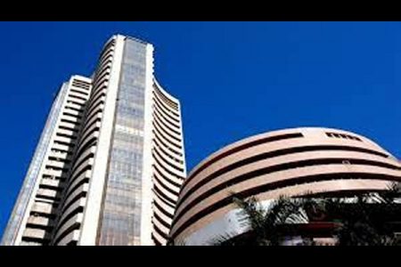 विक्रीच्या दबावात बाजार घसरणीसह बंद