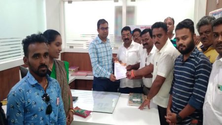 वेंगुर्लेत पाणी टंचाई असलेल्या भागात तात्काळ पाणी पुरवठ्याचे नियोजन करा- यशवंत परब