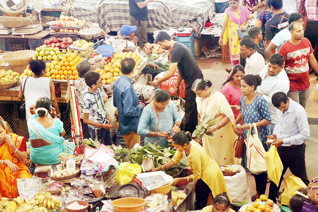 आज वटपौर्णिमा.. सावित्री करणार सत्यवानासाठी प्रार्थना!