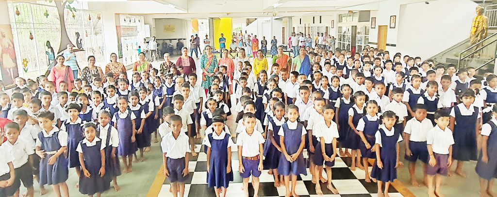 देशातील पहिली ‘हरीत शाळा’ मुलांनी गजबजली