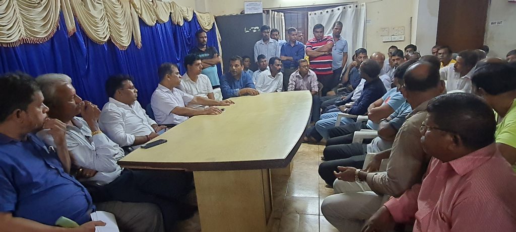 सेसा खाण कामगारांसाठी प्रसंगी सरकारविरोधातही जाण्यास तयार