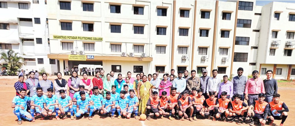 ब्ल्यू लॉक, वेझर्ड, एफवायव्हीपीपी, फ्यूजन संघ उपांत्य फेरीत