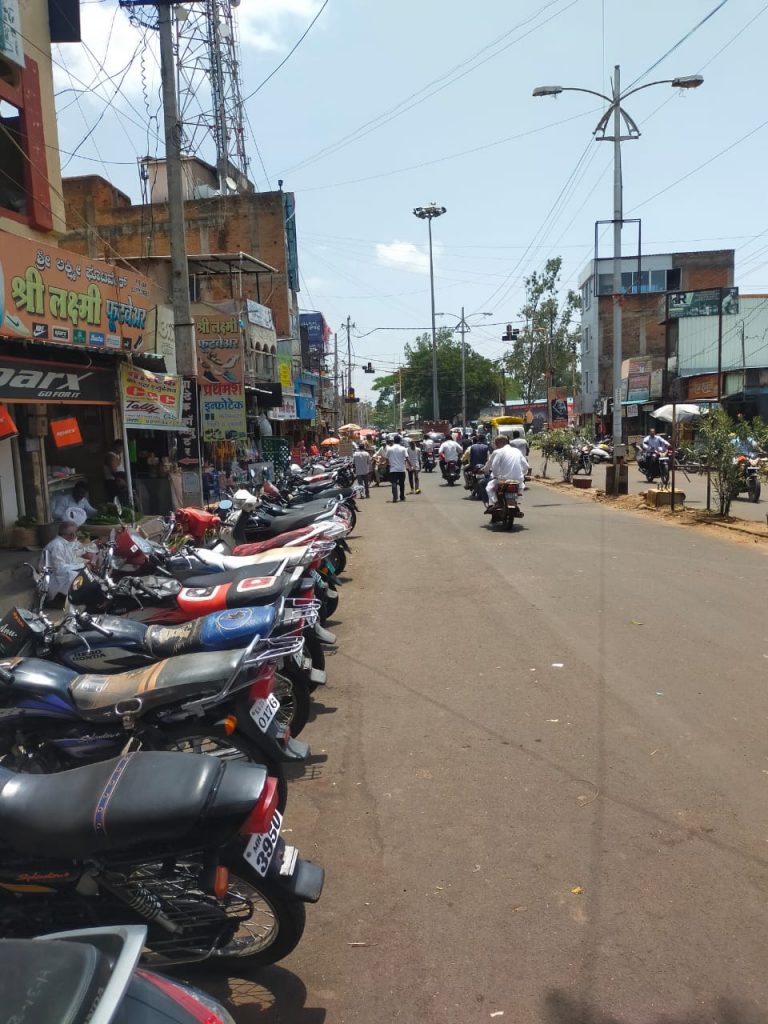 पार्किंग, वाहतुकीला शिस्त लावण्यासाठी जिल्हा पोलिसांची मोहीम