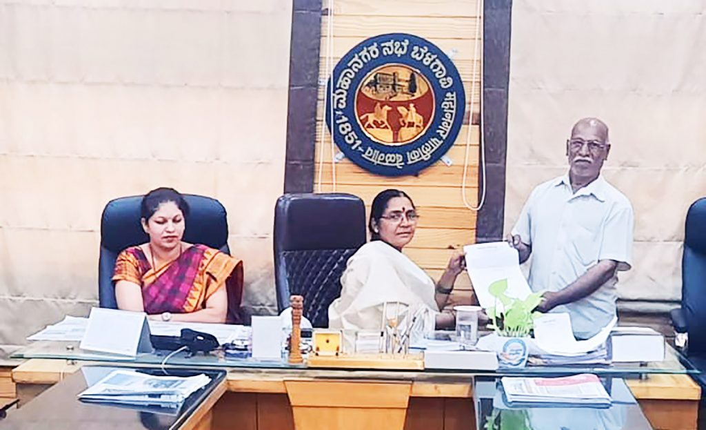 अनगोळच्या प्रवेशद्वारावर स्वागत कमान उभी करा