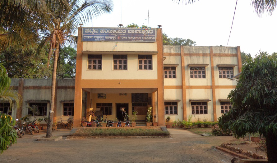 खानापूर नगरपंचायत मुख्याधिकाऱ्यांची मनमानी