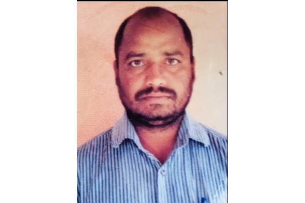 विजेच्या धक्क्याने झाडावरच मृत्यू