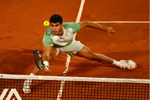 अल्कारेझ, सोनेगो, स्वायटेक, चौथ्या फेरीत