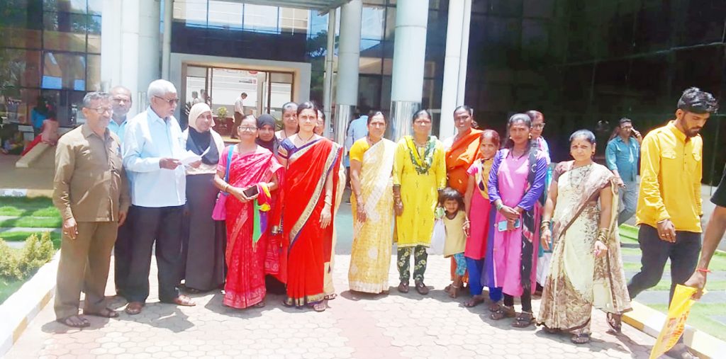 गांधीनगरातील ड्रेनेज पाईपलाईन बदलण्याची स्थानिकांची मागणी