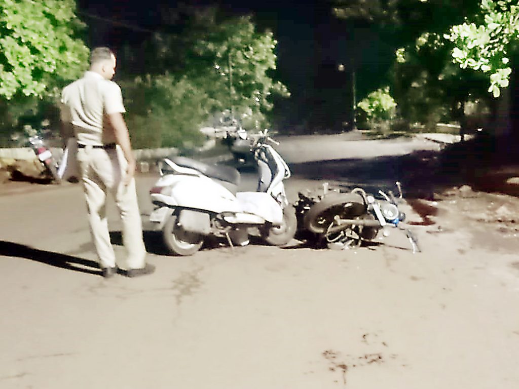 राय येथे मिनी बसच्या धडकेत दोन विद्यार्थी, पालक जखमी