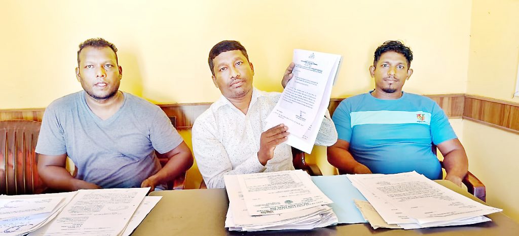 उगेतील बेकायदेशीर खडीच्या खाणींची चौकशी करा