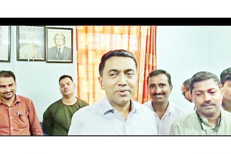 शाळा भरताना, सुटण्याच्यावेळी वाहतूक पोलीस नेमा