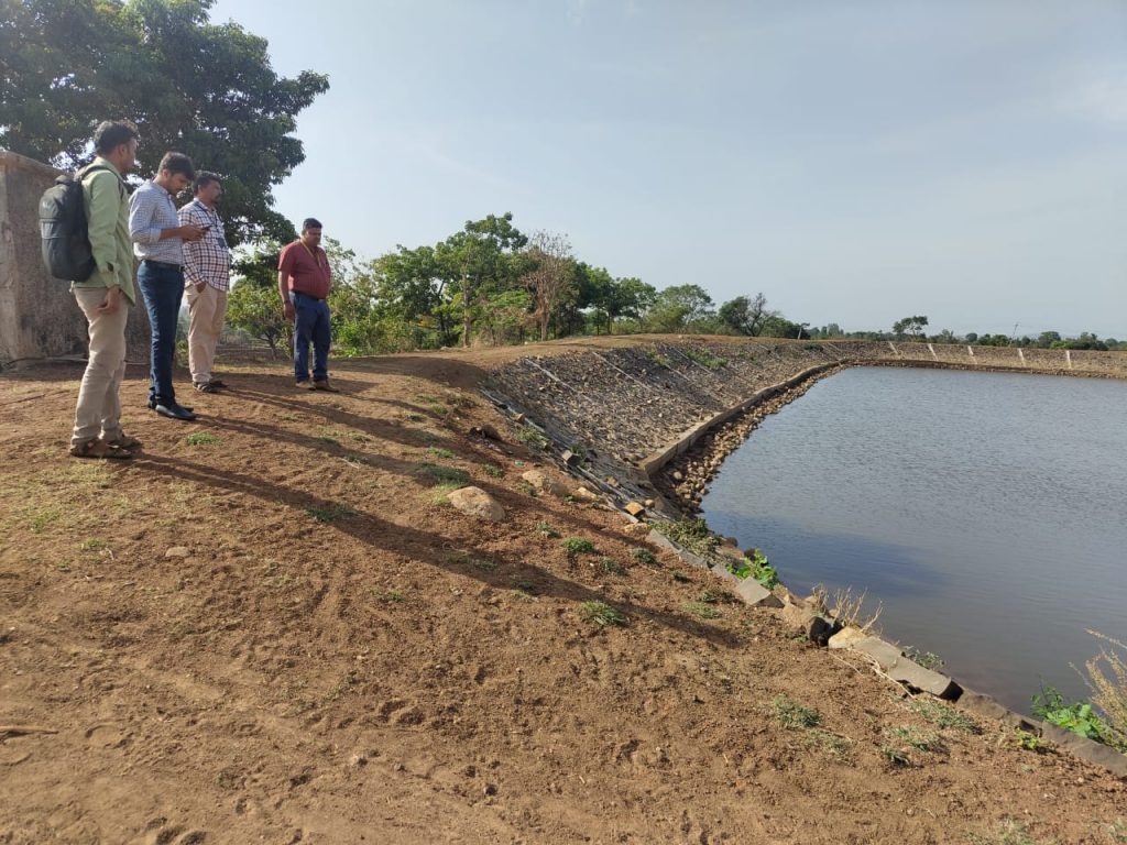 पथकाला भावला अगसगेचा अमृत सरोवर