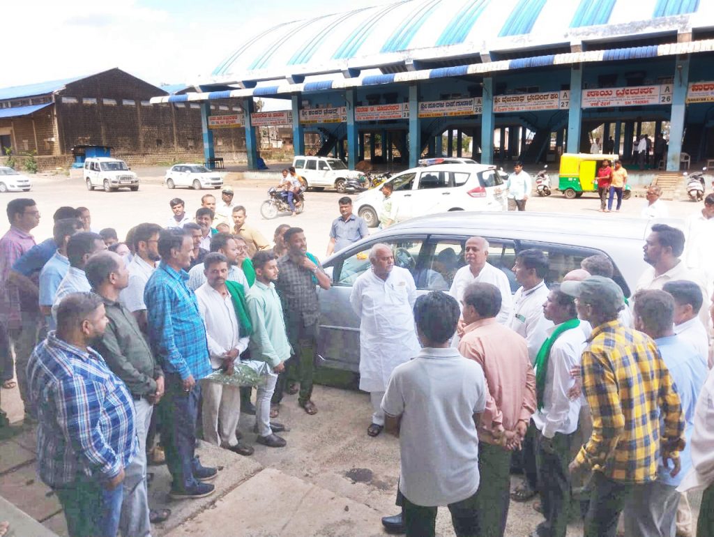 जय किसान भाजीमार्केटचे स्थलांतर एपीएमसीत करा