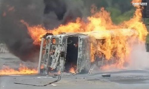 Ratnagiri Breaking : मुंबई- पुणे महामार्गावर भिषण अपघात; तिघांचा होरपळून मृत्यू