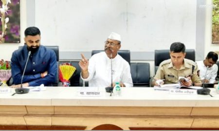 Satara : पलूस पाणीपुरवठा प्रश्नावरून लोकप्रतिनिधी आणि अधिकाऱ्यांच्यात वादावादी