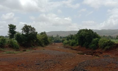 उन्हाळ्यात नदीच कोरडी पडते तर योजनांसाठी पाणी कुठून आणणार, रस्ते खुदाईने अपघातास निमंत्रण, भविष्यात योजना ठरणार कुचकामी