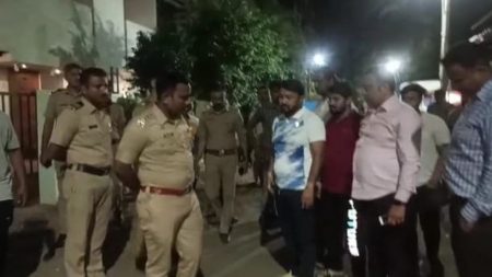 काँग्रेस नगरसेवकाने केला हवेत गोळीबार,सांगलीत खळबळ