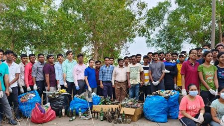 शासकीय वैद्यकीय महाविद्यालयाच्या विद्यार्थ्यांनी ओरोस येथे केली स्वच्छता मोहीम