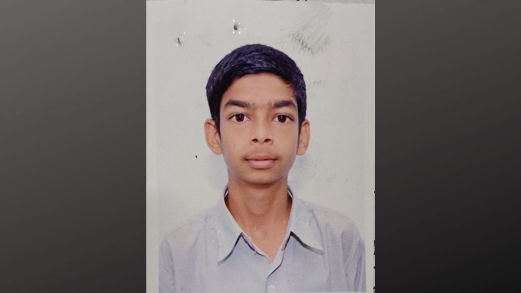 आजाराशी झुंज देत कुणाल ने मिळवले दहावी परीक्षेत यश