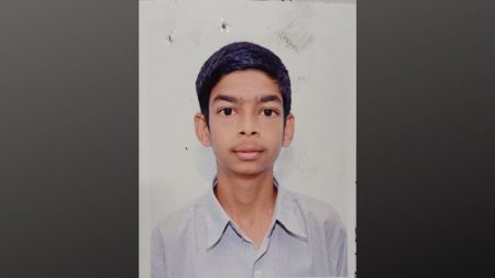 आजाराशी झुंज देत कुणाल ने मिळवले दहावी परीक्षेत यश