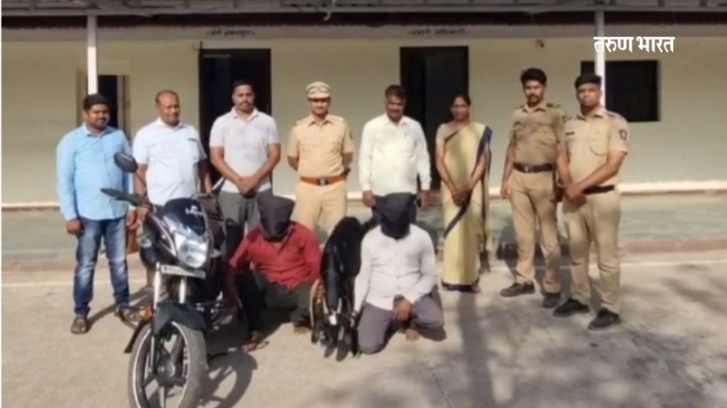 दहिवडी पोलिसांकडून एका तासात जबरी चोरीचा गुन्हा उघडकीस; दोघांकडून 1 लाख 34 हजारांचा मुद्देमाल जप्त