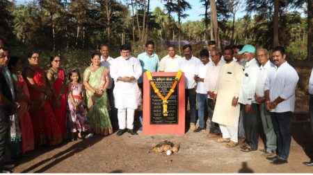 ग्राम विकासासाठी निधी कमी पडू देणार नाही : पालक मंत्री उदय सामंत