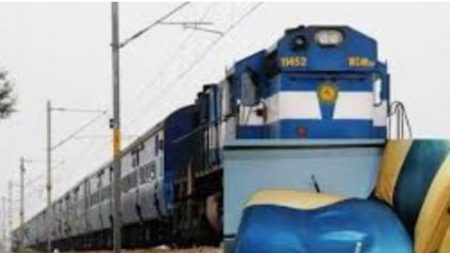 शताब्दी एक्स्प्रेस चुकल्याने प्रवाशांचा रत्नागिरी रेल्वेस्थानकात गोंधळ