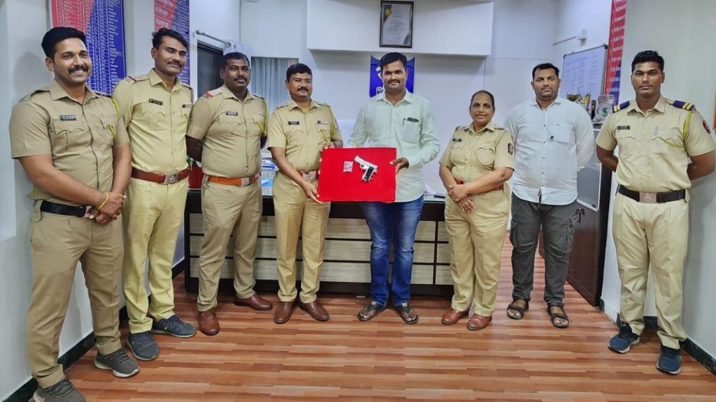 विट्यात अल्पवयीन मुलाकडे आढळले देशी पिस्तूल आणि जिवंत काडतुस