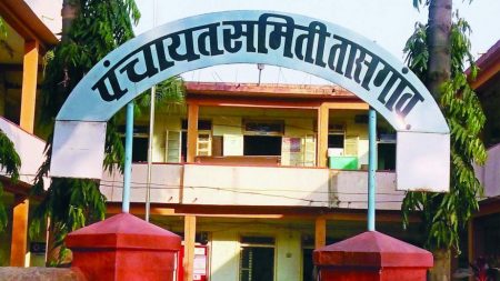 …अन्यथा संबधित अधिकाऱ्यांना काळे फासू ; तासगाव बाजार समिती संचालकाचा इशारा Tasgaon Market Committee Director warning