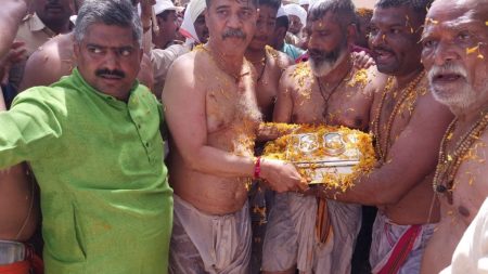 saint Shree Dnyaneshwar Mauli arrived satara district in a devotional atmosphere