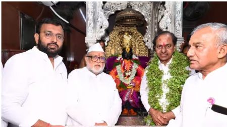 Telangana CM KCR visited Vitthal Rukmini tempal pandharpur