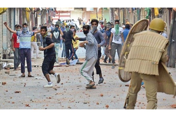 काश्मीर आता दगडफेकीपासून मुक्त
