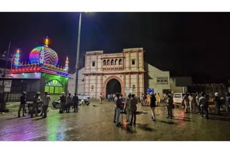 दर्गा हटविण्यावरून गुजरातमध्ये तणाव