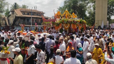 पुण्यनगरीत भक्तीचा महासंगम