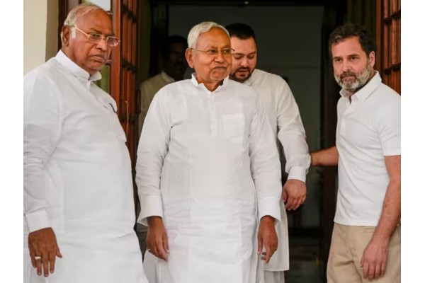 विरोधी पक्षांची बैठक लांबणीवर