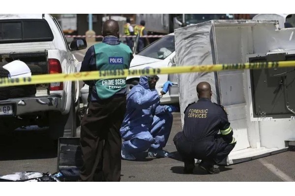 दक्षिण आफ्रिकेतील गोळीबारात 8 ठार