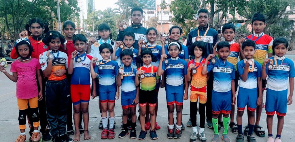 डिस्ट्रिक्ट चॅम्पियनशिपमध्ये बेळगाव रोलर स्केटिंग अकादमीच्या स्केटर्सनी जिंकली 27 पदके