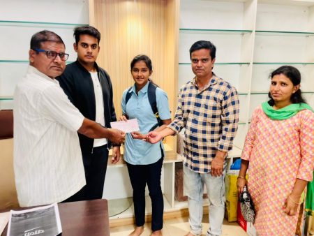 शांताई विद्या आधारतर्फे गरजू विद्यार्थ्यांना शैक्षणिक मदत