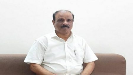 शिक्षणमंत्र्यांचा मुलांनी काय आदर्श ठेवावा ? : बबन साळगावकर