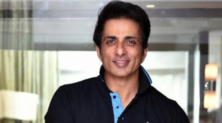 ओडिशा अपघातग्रस्तांच्या कुटुंबियांसाठी सोनू सूदचा मदतीचा हात!