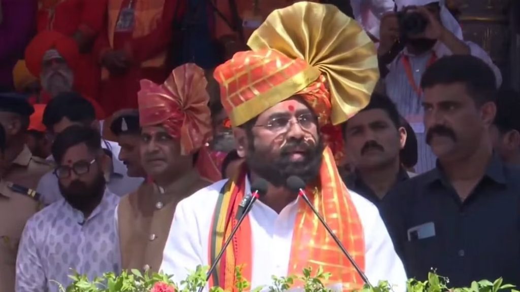 मुंबईतल्या कोस्टल रोडला छत्रपती संभाजी महाराजांचे नाव; मुख्यमंत्र्यांची घोषणा