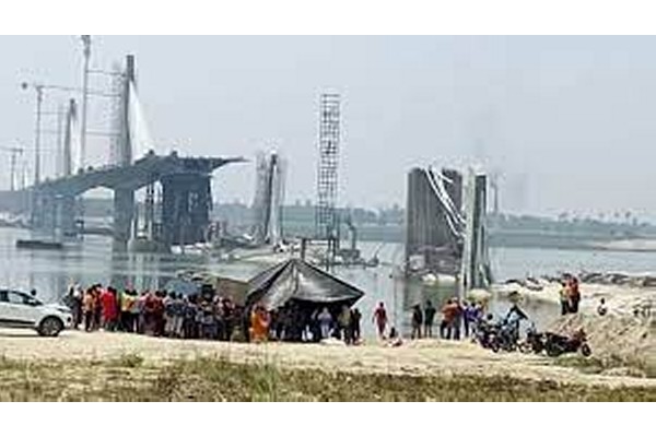 बिहारमध्ये पूल कोसळल्याप्रकरणी कंपनीला नोटीस