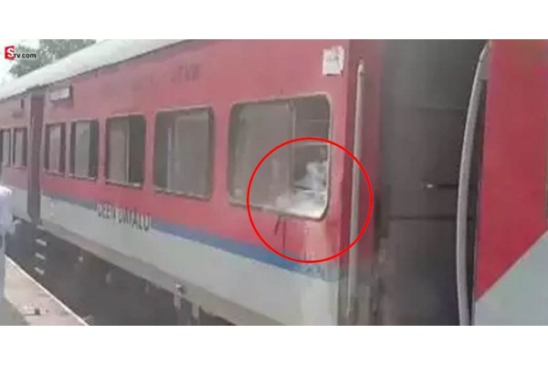 उत्तरप्रदेशात एक्स्प्रेसला लागली आग