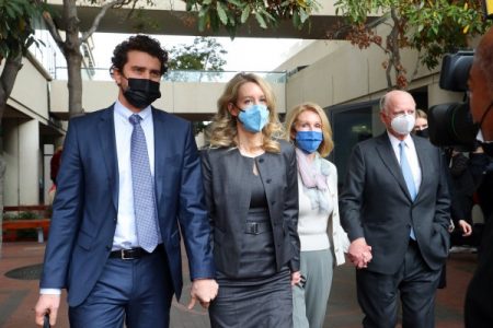 अमेरिकन आरोग्य क्षेत्रातील महाघोटाळा