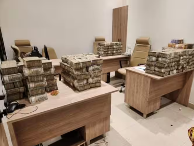 कानपूरमध्ये व्यावसायिकांच्या घरी प्राप्तिकर छापे