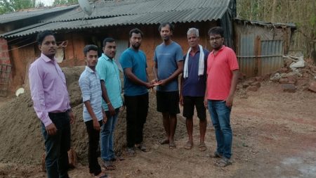 वेंगुर्लेतील मंडळातर्फे मालवणच्या दशावतारी कलाकारास मदत